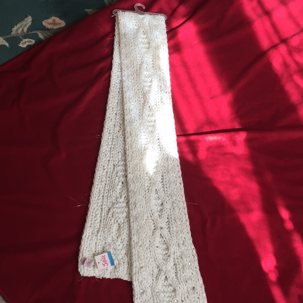 Justice Scarf